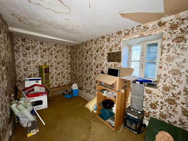 Propriété de caractère 4 chambres au coeur du village de Saint-Julien-sur-Suran