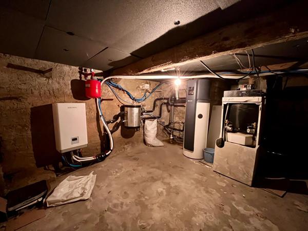 Propriété de caractère 4 chambres au coeur du village de Saint-Julien-sur-Suran