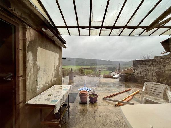 Propriété de caractère 4 chambres au coeur du village de Saint-Julien-sur-Suran