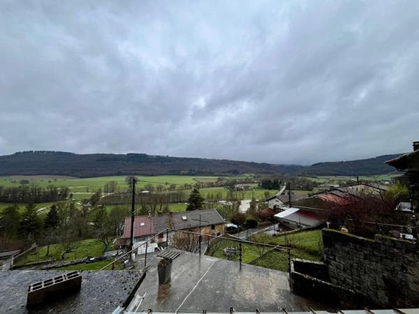 Propriété de caractère 4 chambres au coeur du village de Saint-Julien-sur-Suran