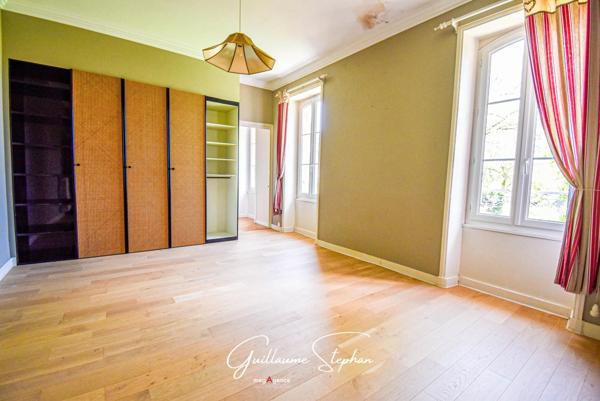 Maison à AIZENAY, 85190 - 13 pièces 286m²