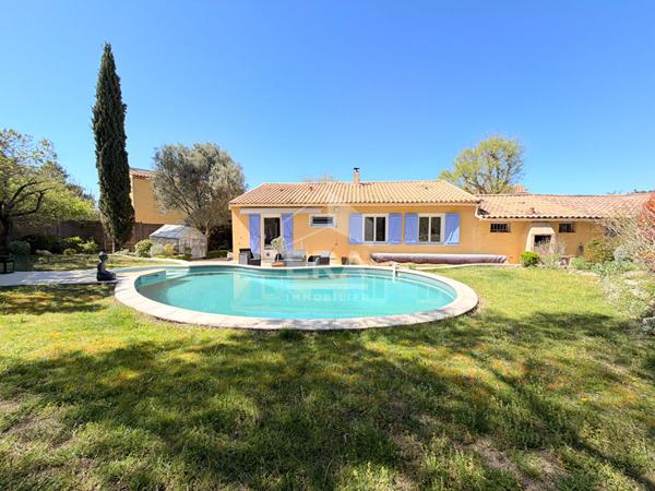 A VENDRE 84120 PERTUIS MAISON TYPE 6 PIECES D'ENVIRON 107M² AVEC JARDIN, GARAGE ET PISCINE