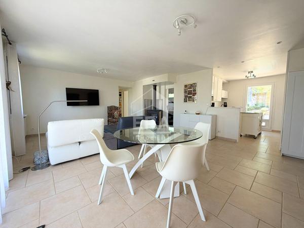 A VENDRE 84120 PERTUIS MAISON TYPE 6 PIECES D'ENVIRON 107M² AVEC JARDIN, GARAGE ET PISCINE