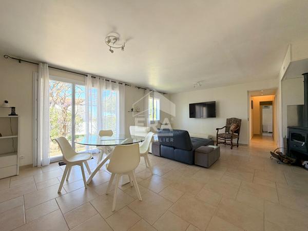 A VENDRE 84120 PERTUIS MAISON TYPE 6 PIECES D'ENVIRON 107M² AVEC JARDIN, GARAGE ET PISCINE