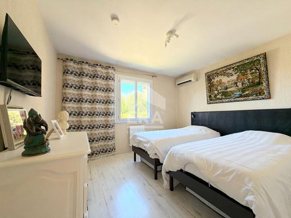 A VENDRE 84120 PERTUIS MAISON TYPE 6 PIECES D'ENVIRON 107M² AVEC JARDIN, GARAGE ET PISCINE