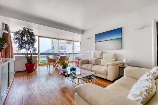 2 pièces 72 m² À VENDRE Appartement 2 pièces en avant dernier étage cave et garage dans résidence avec piscine