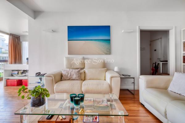 2 pièces 72 m² À VENDRE Appartement 2 pièces en avant dernier étage cave et garage dans résidence avec piscine