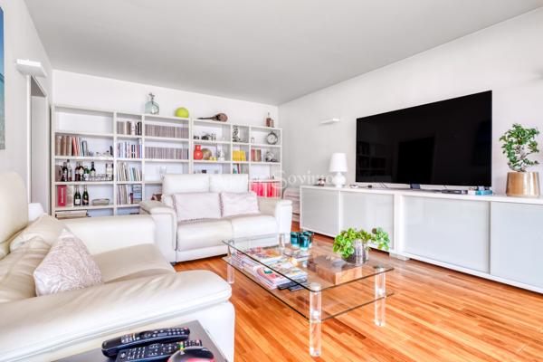 2 pièces 72 m² À VENDRE Appartement 2 pièces en avant dernier étage cave et garage dans résidence avec piscine