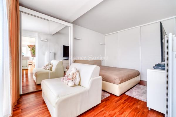 2 pièces 72 m² À VENDRE Appartement 2 pièces en avant dernier étage cave et garage dans résidence avec piscine