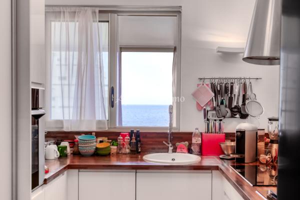 2 pièces 72 m² À VENDRE Appartement 2 pièces en avant dernier étage cave et garage dans résidence avec piscine