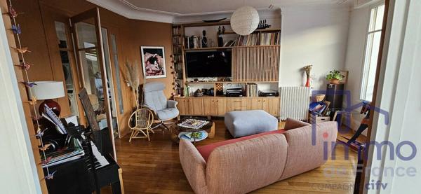 En centre ville dans bel immeuble art déco