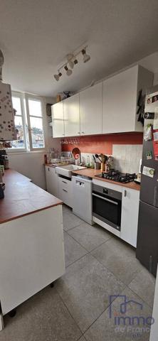 En centre ville dans bel immeuble art déco