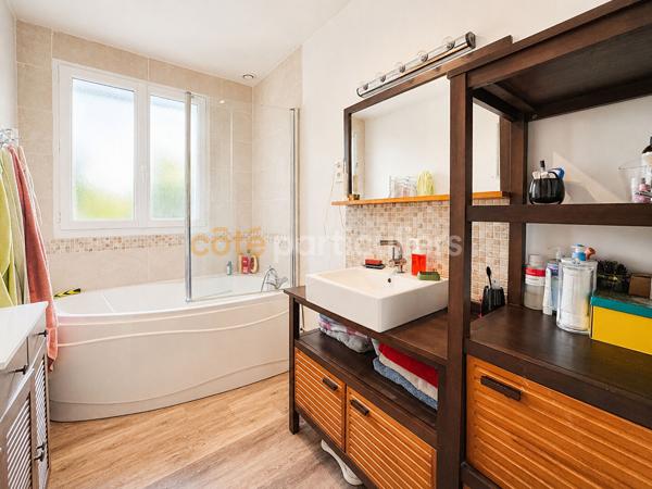 Vente
                Maison142 m² - 6 Pièces -
                    AGNEAUX (50180)