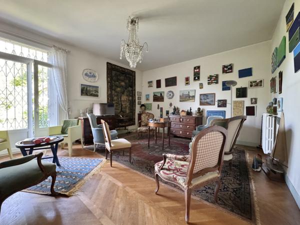 Maison  8 pièce(s)  5 chambre(s)  187.51 m²