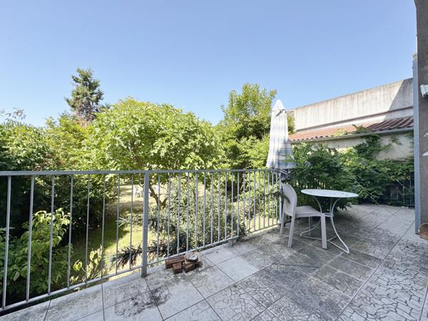 Maison  8 pièce(s)  5 chambre(s)  187.51 m²