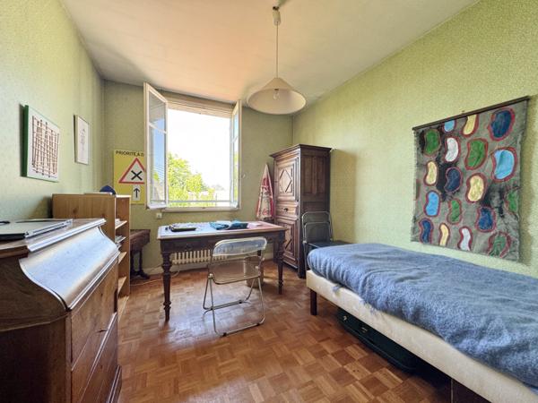 Maison  8 pièce(s)  5 chambre(s)  187.51 m²