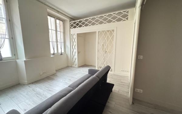Appartement à vendre    2 pièces • 26 m2 Bordeaux