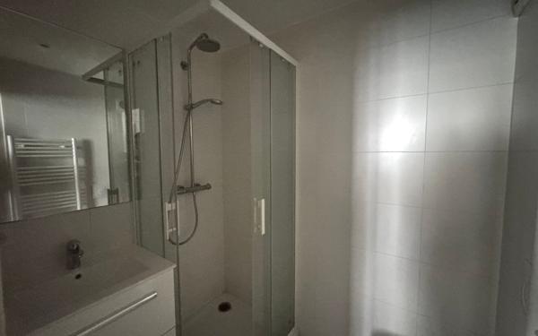 Appartement à vendre    2 pièces • 26 m2 Bordeaux