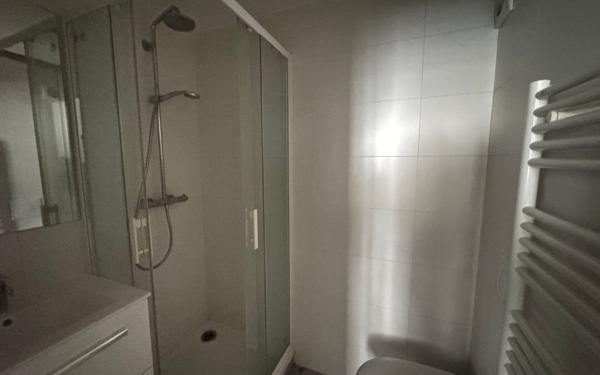 Appartement à vendre    2 pièces • 26 m2 Bordeaux