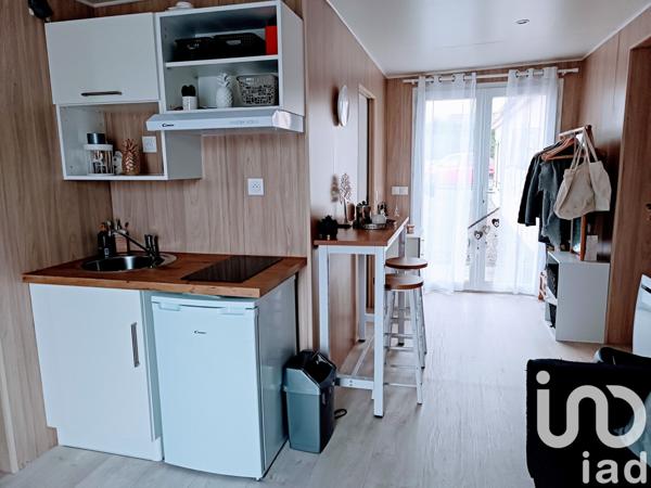 Maison traditionnelle 8 pièces de 175 m² à Brizambourg (17770)