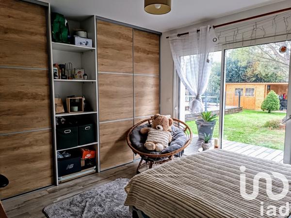 Maison traditionnelle 8 pièces de 175 m² à Brizambourg (17770)