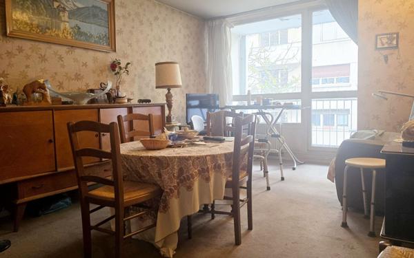 Appartement à vendre    3 pièces • 64 m2 Paris 14