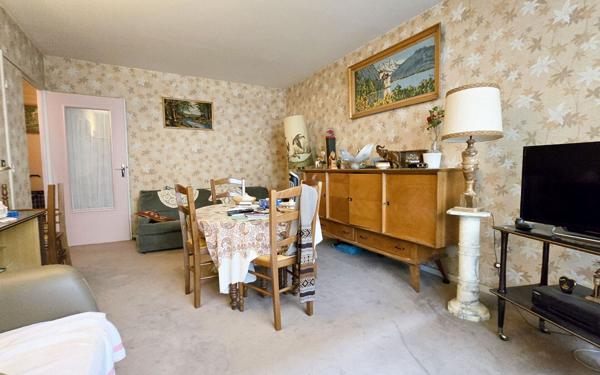 Appartement à vendre    3 pièces • 64 m2 Paris 14