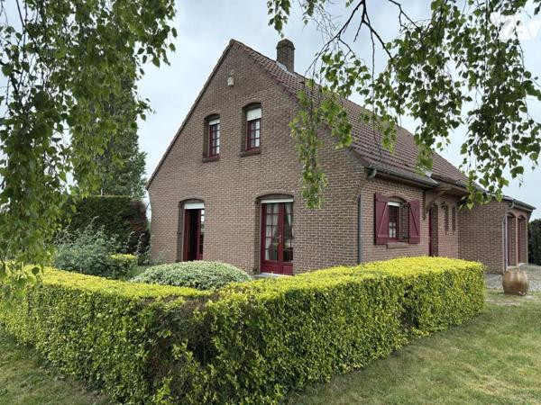 ERQUINGHEM-LYS Pavillon individuel semi plain-pied sur 2700 m² de terrain