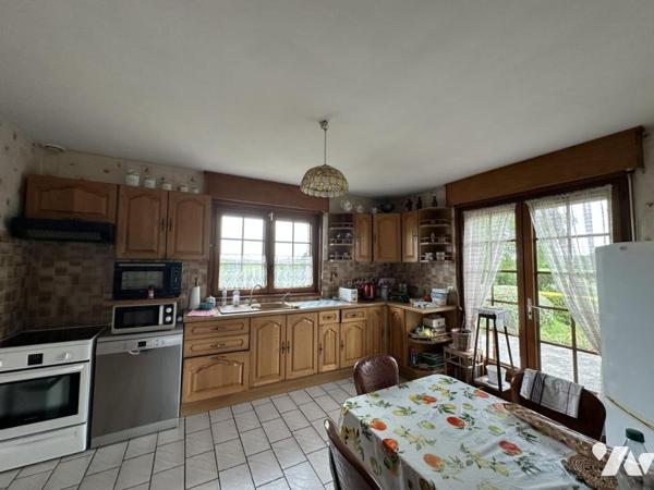 ERQUINGHEM-LYS Pavillon individuel semi plain-pied sur 2700 m² de terrain