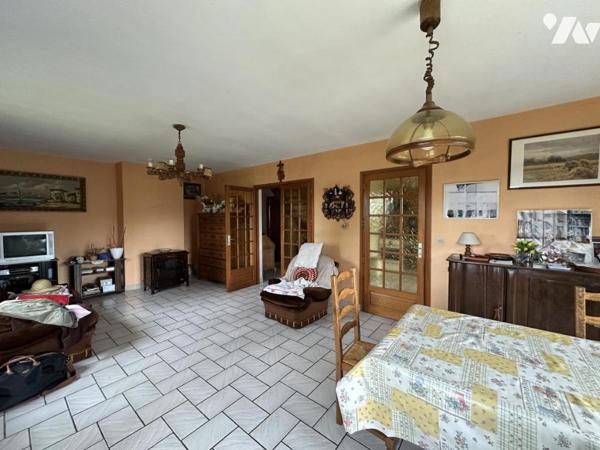 ERQUINGHEM-LYS Pavillon individuel semi plain-pied sur 2700 m² de terrain