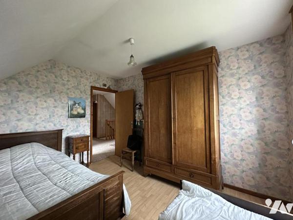 ERQUINGHEM-LYS Pavillon individuel semi plain-pied sur 2700 m² de terrain
