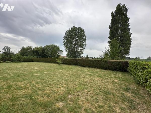 ERQUINGHEM-LYS Pavillon individuel semi plain-pied sur 2700 m² de terrain