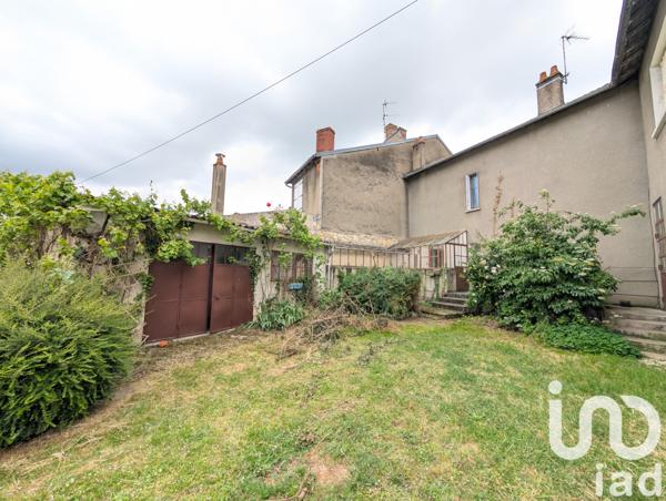 House for sale 4 rooms 76 m² Lussac-les-Châteaux