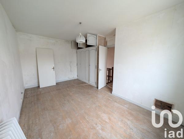 House for sale 4 rooms 76 m² Lussac-les-Châteaux