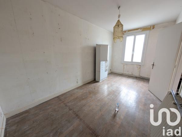 House for sale 4 rooms 76 m² Lussac-les-Châteaux