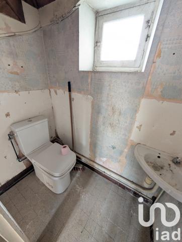 House for sale 4 rooms 76 m² Lussac-les-Châteaux