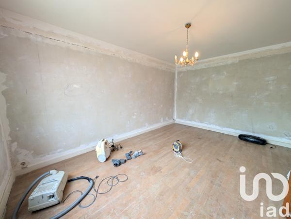 House for sale 4 rooms 76 m² Lussac-les-Châteaux