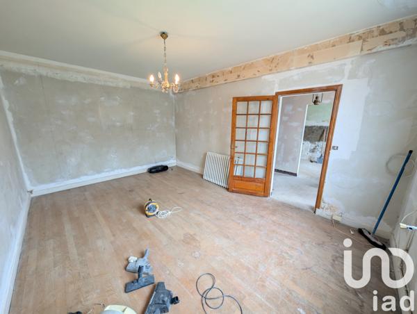 House for sale 4 rooms 76 m² Lussac-les-Châteaux