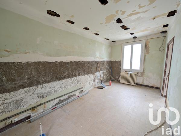 House for sale 4 rooms 76 m² Lussac-les-Châteaux