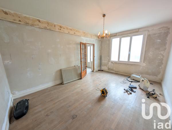 House for sale 4 rooms 76 m² Lussac-les-Châteaux