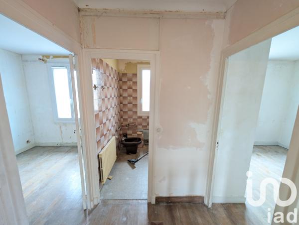 House for sale 4 rooms 76 m² Lussac-les-Châteaux