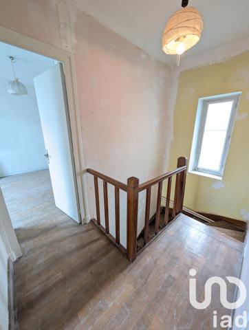 House for sale 4 rooms 76 m² Lussac-les-Châteaux