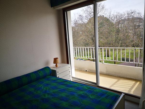 GRAND APPARTEMENT D'ANGLE avec vue mer et port !