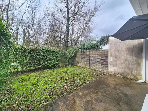 Appartement Saint Seurin Sur l'Isle 3 pièces 59 m² avec jardinet et place de parking , Saint seurin sur l isle
