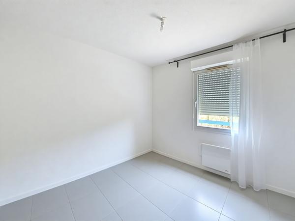 Appartement Saint Seurin Sur l'Isle 3 pièces 59 m² avec jardinet et place de parking , Saint seurin sur l isle