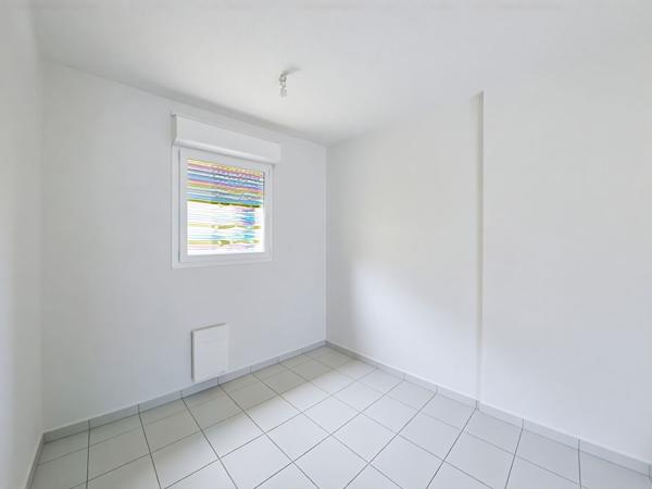 Appartement Saint Seurin Sur l'Isle 3 pièces 59 m² avec jardinet et place de parking , Saint seurin sur l isle