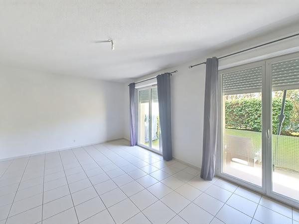 Appartement Saint Seurin Sur l'Isle 3 pièces 59 m² avec jardinet et place de parking , Saint seurin sur l isle