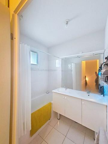 Appartement Saint Seurin Sur l'Isle 3 pièces 59 m² avec jardinet et place de parking , Saint seurin sur l isle