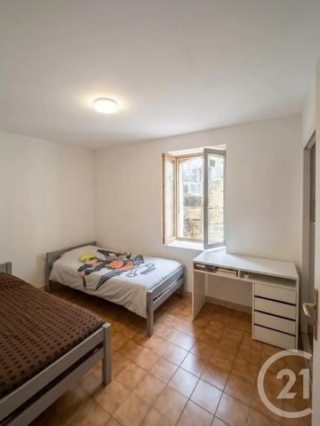 Maison à vendre  5 pièces - 73,10 m 2   ST GILLES  - 30