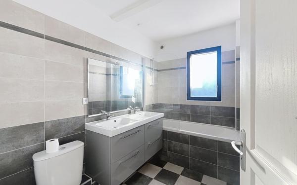 Maison à vendre    5 pièces • 84 m2 Anglet